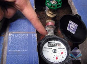 nguyên nhân đồng hồ nước chạy nhanh