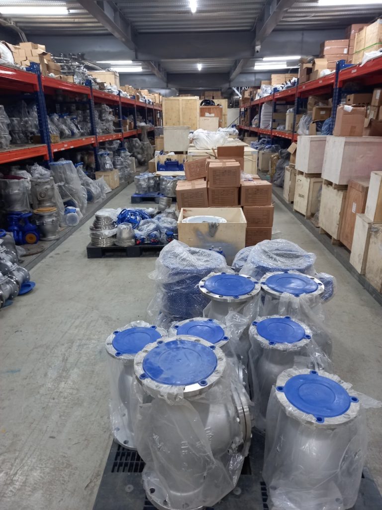 Kho hàng van inox lắp cho hệ thống nước thải tại Tuấn Hưng Phát 